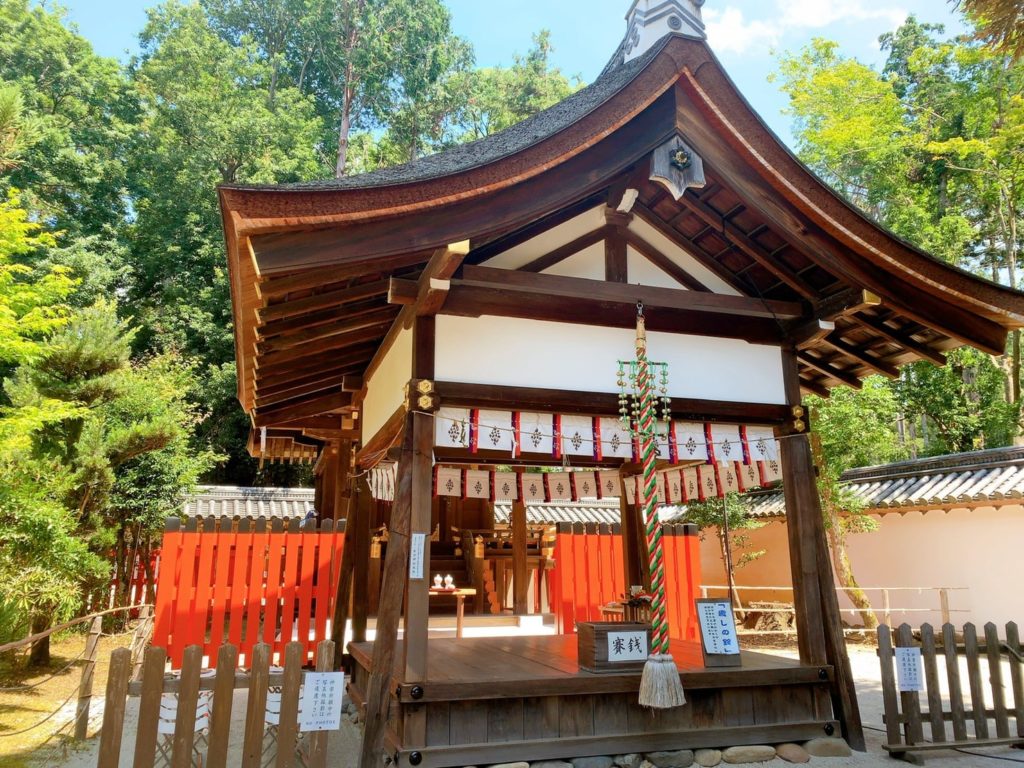 上賀茂神社　新宮神社　拝殿　本殿